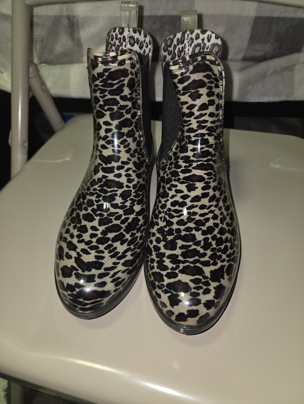 Leopard Print Women's Shoes EUC - Picture 4 of 5